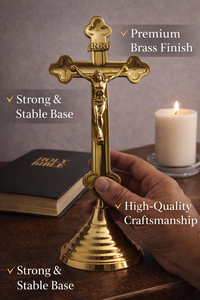 Crucifix en laiton poli avec figurine de Jésus – Décoration religieuse de table - Product Image 5