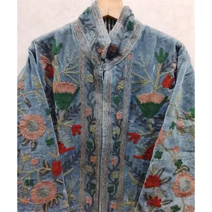 Chaqueta Azul de Algodón para Mujer con Bordado Floral en la Espalda, Diseño Bohemio Étnico - Product Image 1