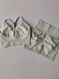 Ensemble de yoga sans couture pour femmes, vente en gros personnalisée, soutien-gorge de sport et short à taille élastique, vêtements de fitness en polyester de haute qualité - Product Image 4
