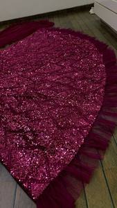 Deslumbra en esta temporada festiva con el hermoso y moderno Lehenga Choli de terciopelo de ZAIN EXPORT - Secado rápido para fiestas, bodas y graduaciones - Product Image 3