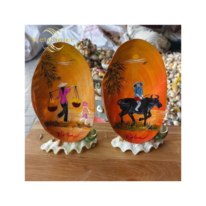 Hermosas conchas de vieira pintadas a mano con paisajes vietnamitas, decoración creativa para el hogar y regalos. - Product Image 1