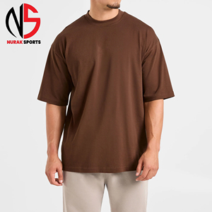 เสื้อยืดผู้ชาย NURAK คุณภาพพรีเมียม ผ้าฝ้าย 100% 180 กรัม ทรงปกติ ลายเรียบ แห้งเร็ว ระบายอากาศดี สีสันปรับแต่งได้ - Product Image 1