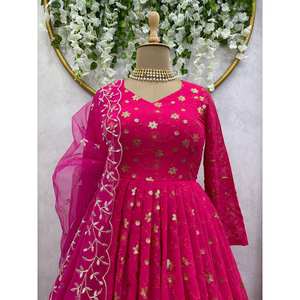 Vestido musulmán tradicional de diseñador y Dupatta con trabajo de hilo y secuencia - Product Image 1