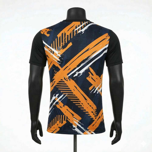 Camiseta de Manga Corta con Cuello Redondo y Estampado Geométrico Azul Marino y Naranja para Hombre, de Secado Rápido, Tejido Deportivo, Corte Regular - Product Image 2