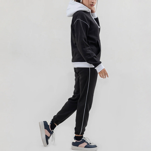 Ensemble de survêtements pour femmes 2 pièces personnalisés, très demandés, avec sweat à capuche et pantalon de jogging, pour l'hiver - Product Image 4