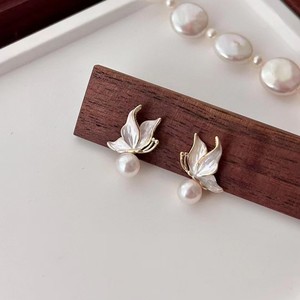 Pendientes de Perlas con Diseño de Mariposa Estilo Francés, Diseño de Nicho con un Toque de Lujo, Temperamento de Alta Gama, Opciones Versátiles al por Mayor - Product Image 1