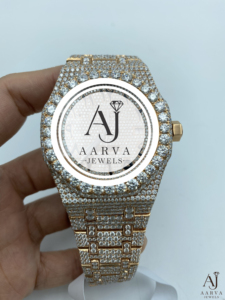 AARVA JEWELS นาฬิกาควอทซ์สุดหรูสำหรับผู้ชาย ทองเหลืองประดับเพชร ขนาด 26 มม. สายแบบอนาล็อก ตัวล็อคแบบซ่อน สายขนาด 20 มม. นาฬิกาวินเทจโครโนกราฟ - Product Image 1