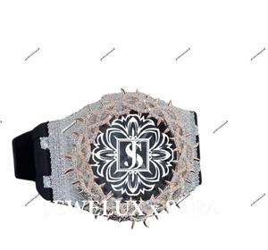 Reloj de Pulsera de Lujo con Incrustaciones de Diamantes de Imitación en Goma Negra y Blanca, de Primera Calidad - Product Image 2