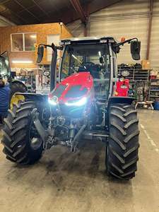 รถแทรกเตอร์ Massey Ferguson 5S 125 ประสิทธิภาพสูงสำหรับการเกษตรสมัยใหม่ พร้อมการใช้งานที่ทรงพลังและชิ้นส่วนที่ทนทาน - Product Image 1