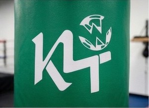 Sac de frappe robuste en cuir PU vert K4 pour la boxe et le kickboxing, à remplir de sable, pour l'entraînement en salle de sport pour adultes - Product Image 6