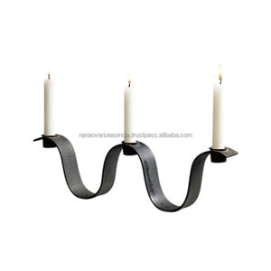 Bougeoir en métal de style courbe Bougeoir décoratif en fer pour la fête de mariage à la maison aux prix du marché de grossiste de confiance - Product Image 1