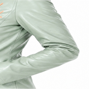Chaqueta de cuero para mujer, estilo moderno, ajustado, informal, cómodo para el día a día, estilo clásico con cuello alto y cremallera completa en la parte delantera. - Product Image 6