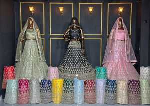 Collection Fancy Net Choli avec broderie de shisha en miroir lourd et pierres Jarkan de plusieurs styles et couleurs - Product Image 2