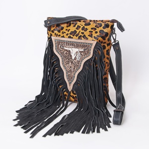 Sac à bandoulière en cuir suédé Boho fait à la main Sky Aztec Floral Design avec fermeture à glissière arrière dissimulée - Product Image 4
