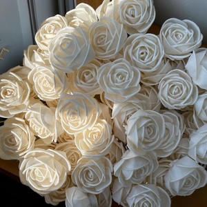 Ramo de Flores Artificiales de Madera Sola VADEE, Rosa Blanca Híbrida 001, Artesanía Sostenible Hecha a Mano para Bodas y Hogar - Product Image 5