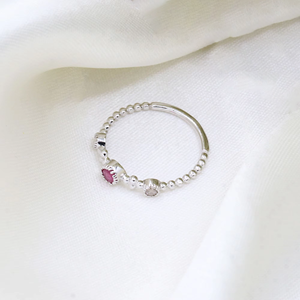 Anillo de Plata de Ley 925 con Dos Piedras de Rubí Natural y Diamantes Engastados en Bisel, Joyería Memoria, Venta al Por Mayor - Product Image 1