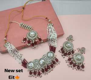 ชุดเครื่องประดับคุณภาพสูงแบบคุนดัน ประดับมุกเม็ดเล็กหลายชั้น ชุบทอง สร้อยคอและต่างหูแบบติกก้า ชุดเครื่องประดับงานแต่งงานสีพาสเทล - Product Image 6