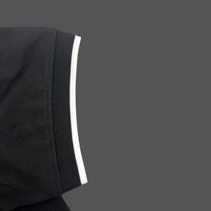เสื้อเชิ้ตผู้ชายทรงเข้ารูป ระบายอากาศได้ดี คุณภาพสูง ผ้าถักทนทาน 100% คอตตอน ป้องกันรอยยับ พิมพ์ลายลำลอง แขนสั้น สีดำ - Product Image 2