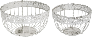 Pot de fleurs suspendu en métal blanc avec bordure décorative antique, chaîne de suspension et crochet pour balcon, patio, jardin - Product Image 3