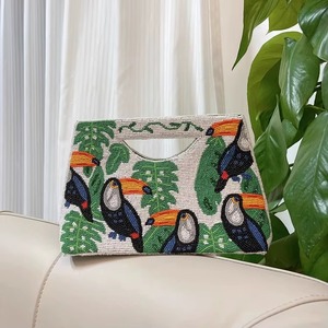 Bolso de lujo hecho a mano, perfecto para bodas y fiestas, con arte floral llamativo y acabado de bordado con cuentas de alta calidad. - Product Image 2