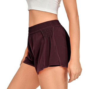 Shorts de sport pour femme taille haute élastique prune foncé, fluides, respirants, séchage rapide, en polyester, pour la course et l'entraînement - Product Image 3