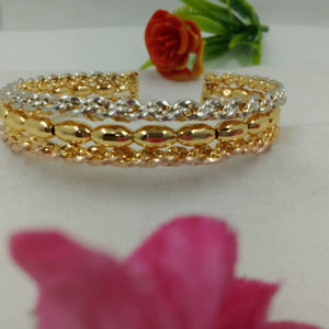 Bracelets tendance et élégants, minimalistes, géométriques, plaqués or, pour femmes, bijoux en gros - Product Image 1