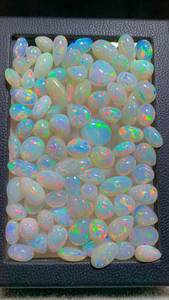 Opale d'Éthiopie naturelle cabochon 8-10mm, multicolore, pierre précieuse en vrac, évaluation tierce pour la fabrication de bijoux - Product Image 1