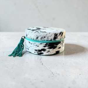 Étui à bijoux en cuir de vachette avec gaufrage floral en cuir turquoise, fermeture éclair, style bohème, boîte de voyage durable - Product Image 1