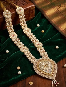 Guirnalda de Perlas Hecha a Mano con Colgante de Piedra, Mala Tradicional para Pooja, Decoración de Boda, Joyería Espiritual, Venta al Por Mayor - Product Image 1