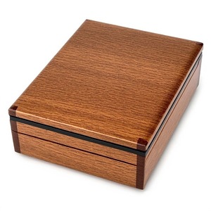 Estuche de viaje compacto premium para cigarros, hecho de madera, diseñado para un fácil manejo y una protección elegante de los cigarros. - Product Image 2