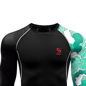 Rashguard Solid Trader Premium Blend en tissu respirant, coupe compressive, coutures lisses, anti-frottement, pour entraînement en extérieur - Product Image 4