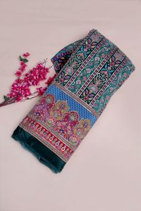 Tela con estampado floral en rayas color verde azulado oscuro con borde ornamental para diseño de vestido Kurti, material para ropa étnica. - Product Image 2