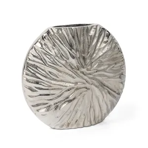 Nouveau vase à fleurs en métal fait main tendance, présentoir floral artistique haut de gamme pour fleurs fraîches, plantes séchées et fleurs artificielles - Product Image 1