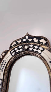 El proveedor indio ofrece un elegante MARCO DE ESPEJO con incrustaciones de hueso de diseño moderno hecho a mano para la decoración del hogar o la oficina al mejor precio - Product Image 4