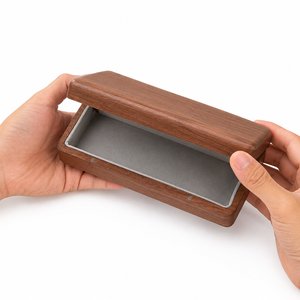 Étui de rangement pour lunettes en bois personnalisé avec doublure douce, fermeture magnétique, logo personnalisé et design en bois naturel de qualité supérieure - Product Image 5