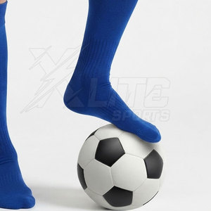 Nouvelles Chaussettes de Football Hiver Montantes Personnalisables et Élégantes, en Matière Tricotée Respirante et Rembourrée pour l'Entraînement Sportif en Équipe Adulte - Product Image 5