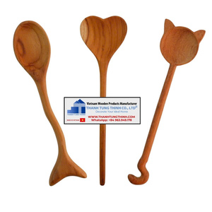 Cucharas de madera Thanh Tung Thinh con forma de corazón, gato y pez, utensilios de cocina hechos a mano en Vietnam - Product Image 1