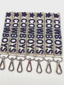 Ensemble personnalisé de sangle perlée et de porte-clés assorti, accessoire pour le jour du match, les fêtes de football, sac transparent, mode stade, pack pour le tailgate - Product Image 1