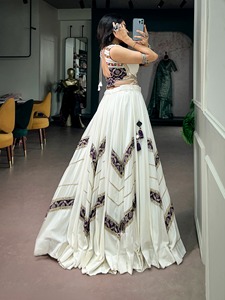 Ensemble Lehenga Choli long en rayonne blanche Shivam Hub, séchage rapide, broderie miroir, sequins, dentelle, style traditionnel indien pakistanais - Product Image 2