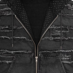 Chaqueta Oversize Negra con Capucha para Hombre, Estilo Urbano, con Diseño de Parches Desgastados, Manga Regular, Tejido de Tela, Fabricante de Ropa - Product Image 3