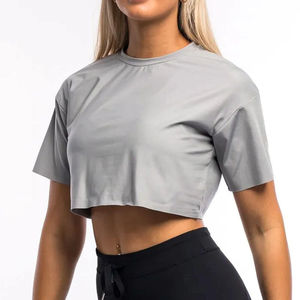 T-shirt court uni pour femme en tissu doux, vêtement décontracté d'été, fabrication sur mesure avec impression personnalisée - Product Image 1