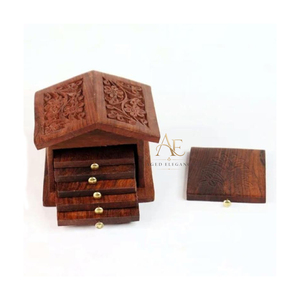 Juego de Posavasos de Madera Hechos a Mano con Forma de Casa, Posavasos Tallados Vintage con Soporte, Decoración de Mesa, Artículo Artesanal Único - Product Image 1
