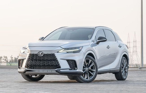 2023 Usado para Camioneta, Volante a la Izquierda, Transmisión Automática, Motor de Gasolina 4L, Interior de Cuero Oscuro, R20 Euro VI - Product Image 5