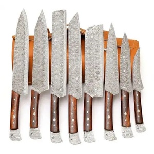 Juego de Cuchillos de Chef Profesionales de Acero de Damasco Hechos a Mano por Ahmad Fabric, 8 Piezas, Mango de Resina, Funda de Cuero, Diseño Moderno, Personalizable - Product Image 5