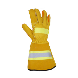 Gants canadiens pour travaux de maintenance en extérieur offrant une adhérence ferme et une protection contre le froid - Product Image 2