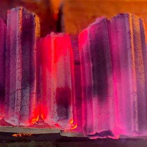 Briquetas de Carbón Vegetal de Cáscara de Coco de Alto Rendimiento Hechas a Máquina para Barbacoa, Hechas en Sumatera Utara - Product Image 3