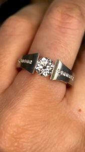 Anillo de compromiso Hiphop de oro blanco de 14K con diamante cultivado en laboratorio de 1.50CT APRICOT JEWELS, certificado IGI, joyería nupcial moderna - Product Image 6