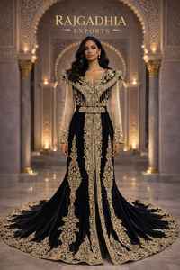 Kaftan noir brodé à la main - Product Image 6