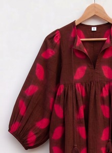Blusa de algodón para mujer con estampado bohemio indio, teñido anudado, manga globo, borlas, ajuste holgado, transpirable, encaje, venta al por mayor - Product Image 4