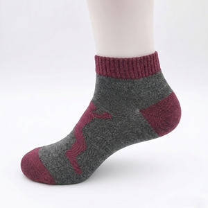 Wholesale Breathable Custom Logo Cushioned <b>Running</b> Basketball <b>Socks</b> Athletic Sports Crew <b>Socks</b> for Men Women - Product Image 6